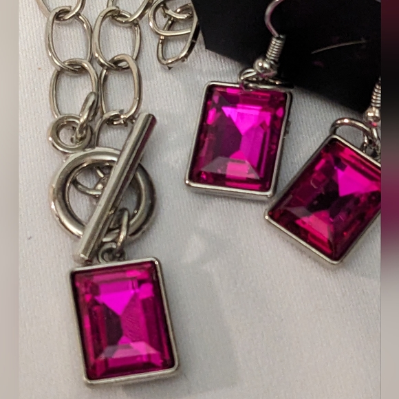 Sexy Sassy Silver & Hot pink Faceted Square Necklace & Earrings Set NEW - Picture 10 of 14
